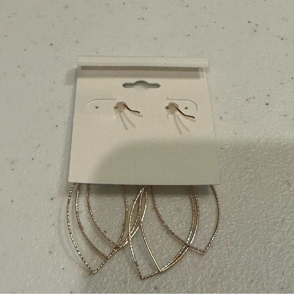 NWT 2 pairs of Earrings- gold tone dangles by Erica Lyons & Croft & Barrow - Picture 9 of 9